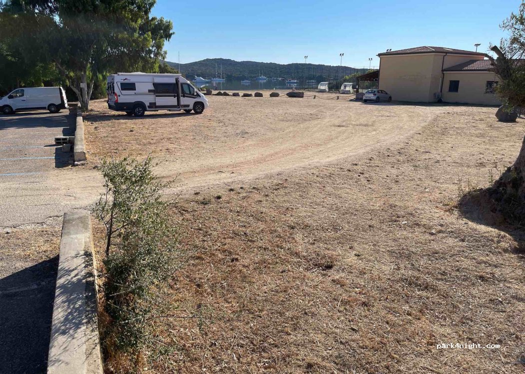 (07028) Porto Pozzo - 3A Piazzale Porto Turistico — foto 3