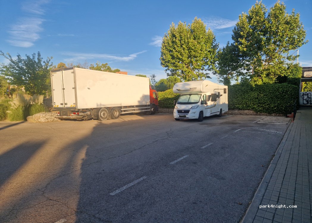 (28905) Getafe - 7 Calle Tenis — foto