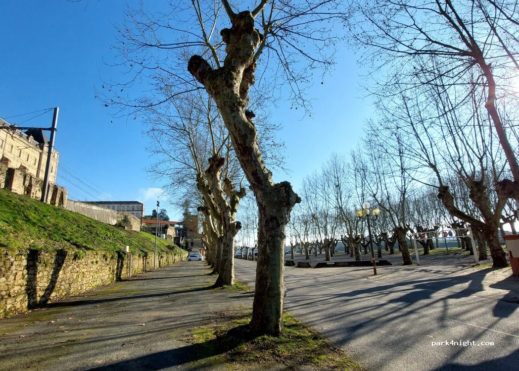 (33190) La Réole - 1 Esplanade du General de Gaulle — foto 2