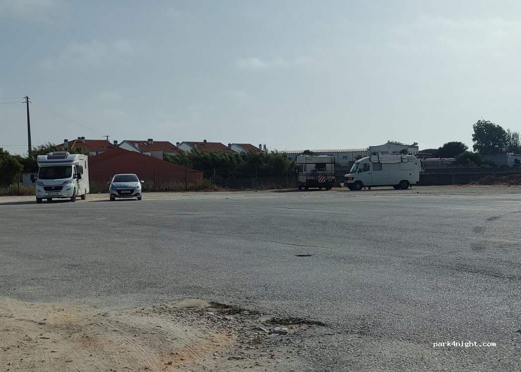 (2520-135) Ferrel - 4 Rua Nossa Senhora da Guia — foto 2