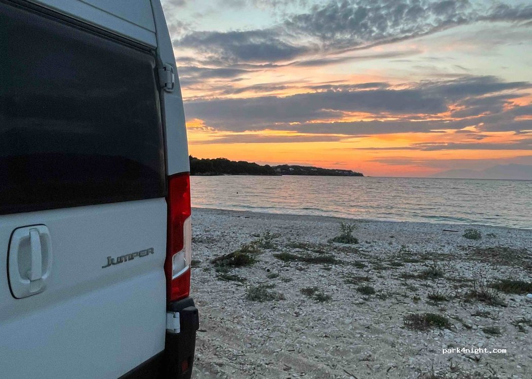 Parking Avlaki Beach — foto 2