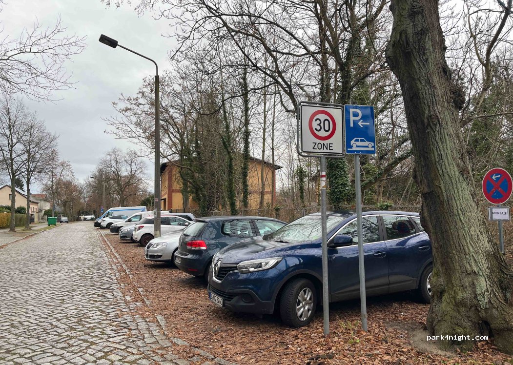 (15738) Zeuthen - 9 Dorfaue — foto