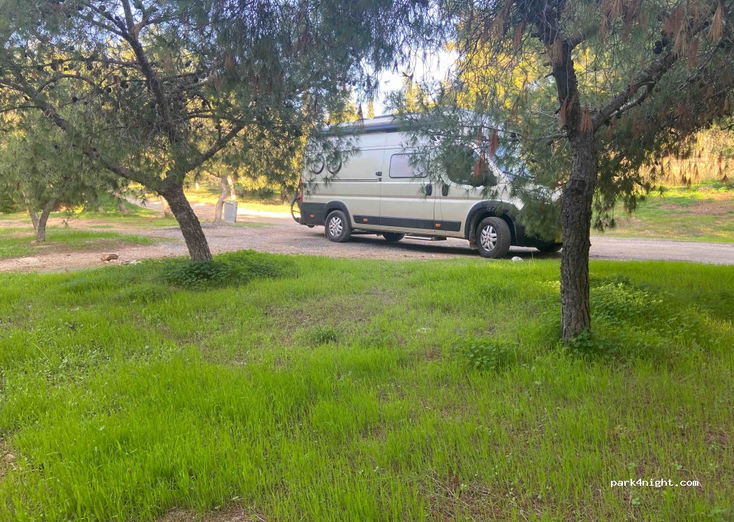 (166 71) Vouliagmeni - 50 Thiseos — foto