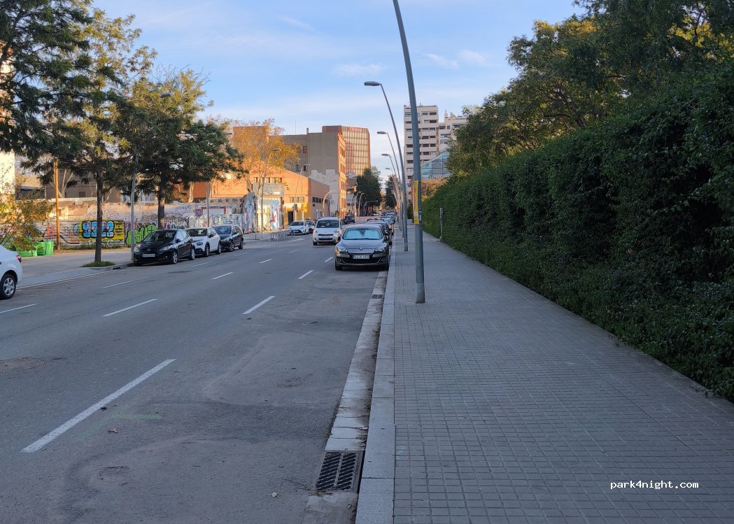 (08018) Barcelona - 32 Carrer del Marroc — foto