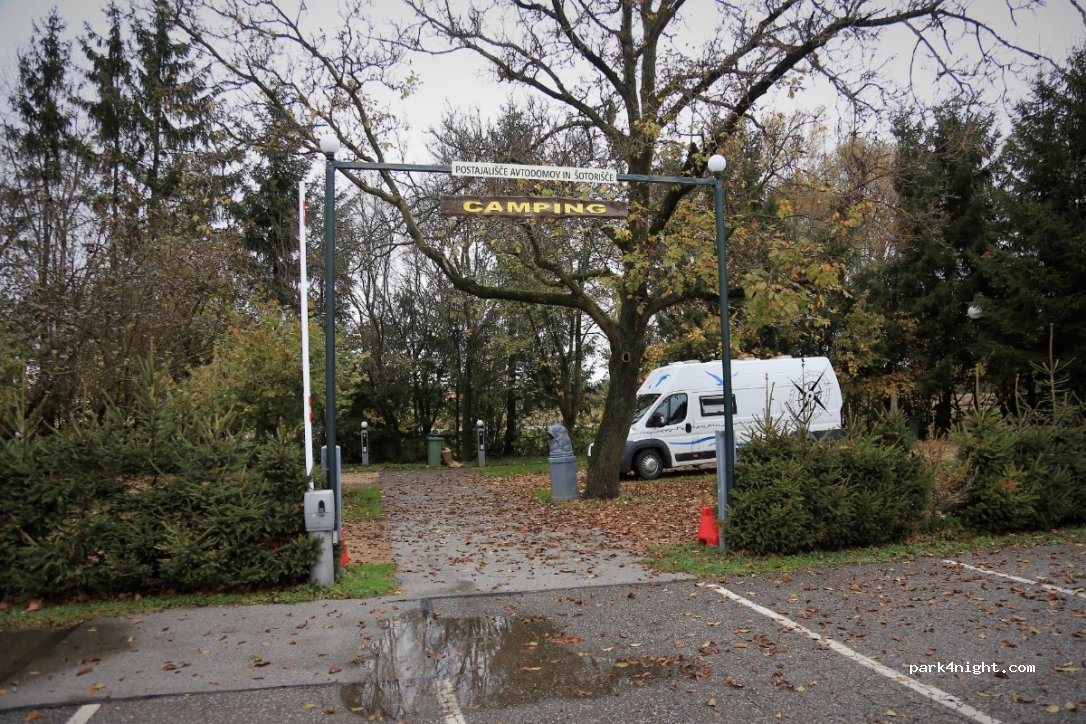 Kamp Štrk Campsite — foto
