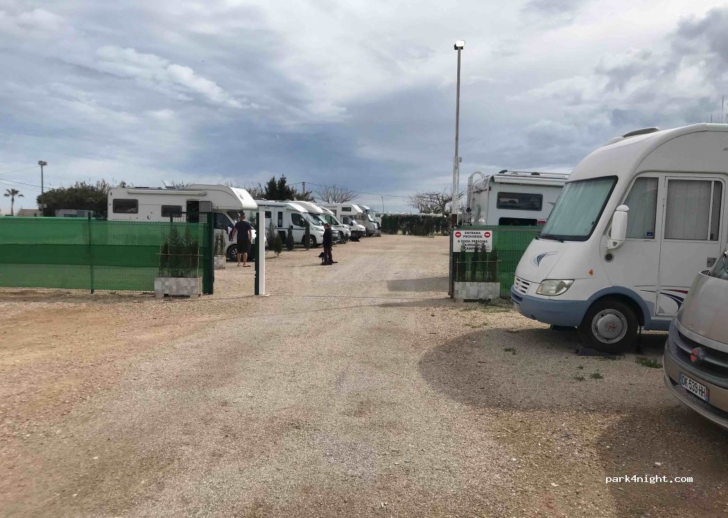 Area autocaravana La Finca — foto 4