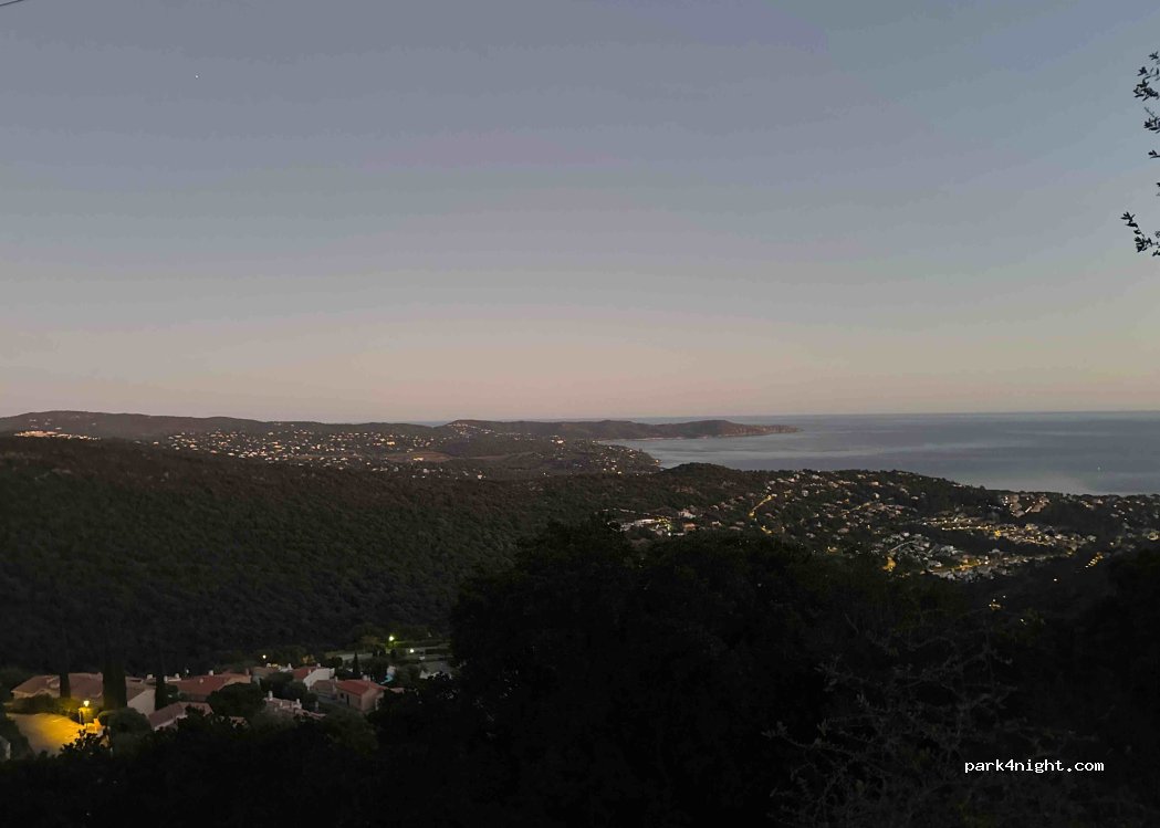 (83240) Cavalaire-sur-Mer - 114 Rue des Fuchsias — foto