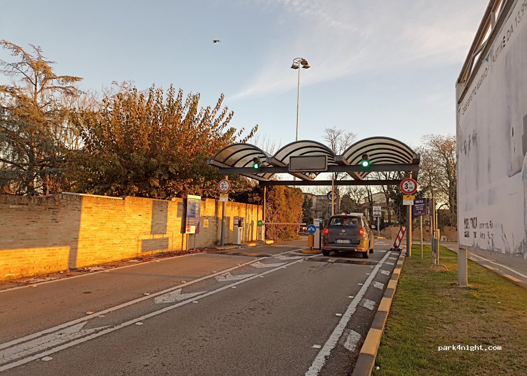 (44122) Ferrara - 68 Via Baluardo San Giacomo — foto