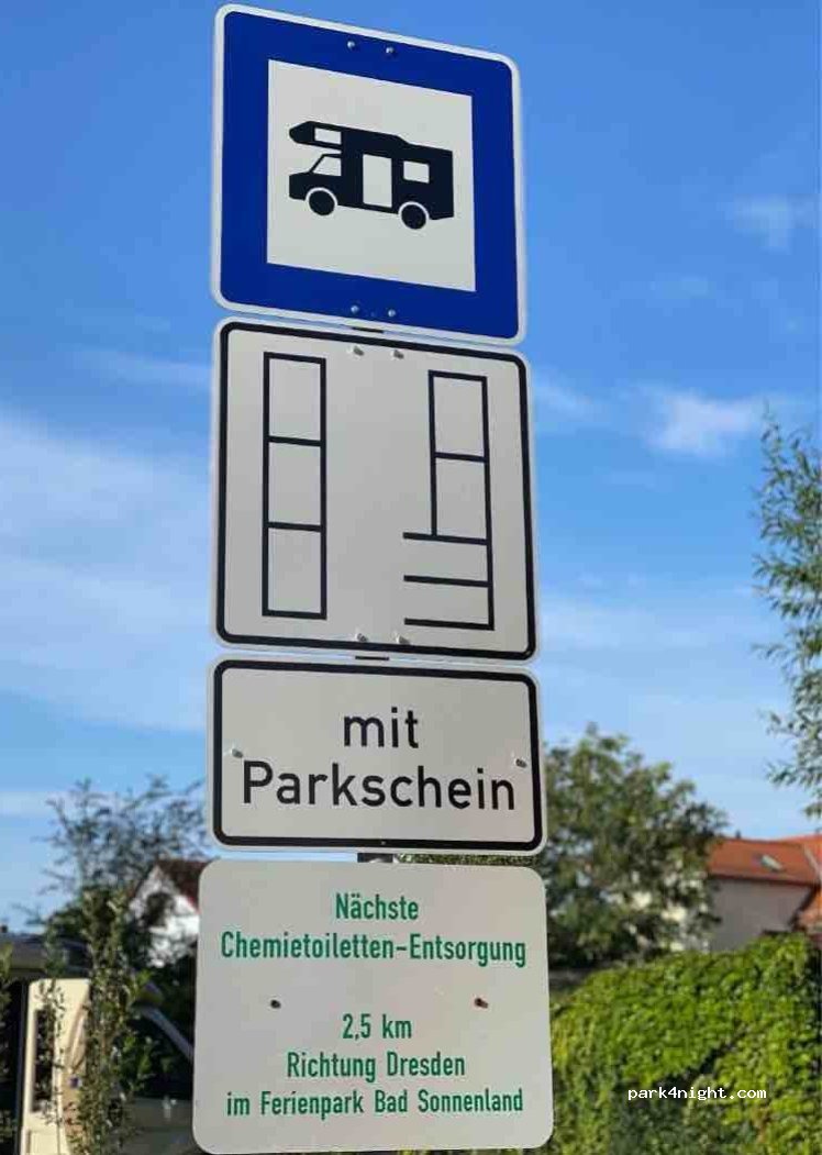 Wohnmobilstellplatz Schlossparkplatz Moritzburg — foto 4