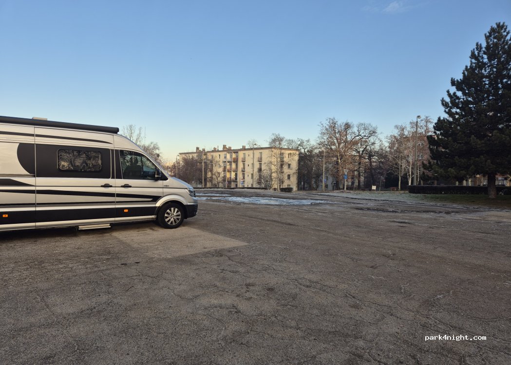 (2800) Tatabánya - 9 Szent Flórián utca — foto