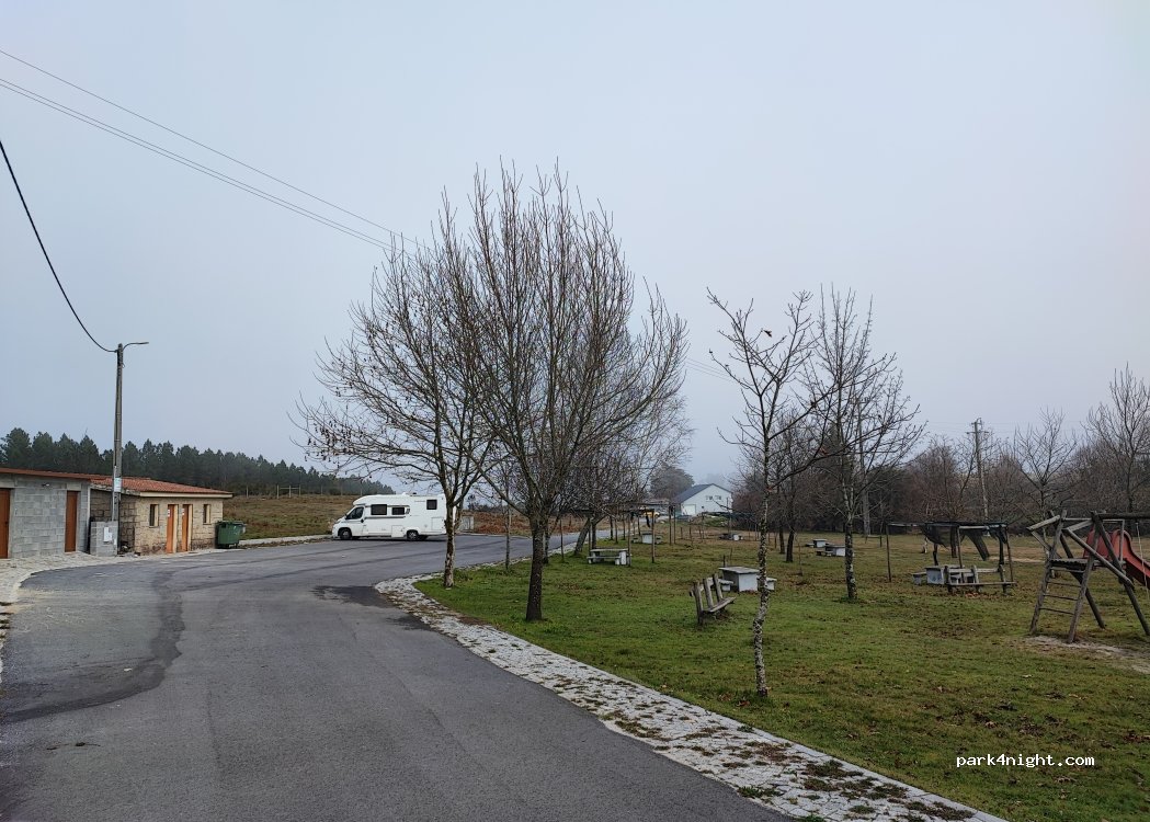 (3600) Moura Morta - — foto