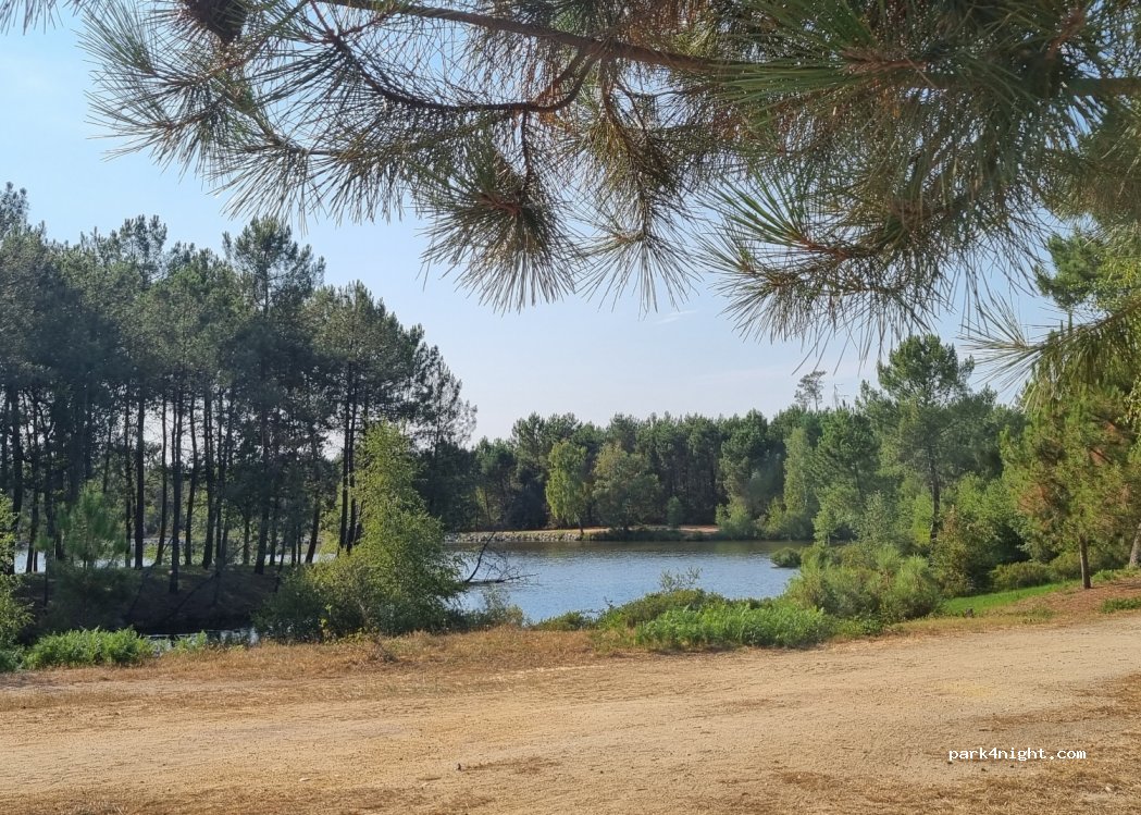 (17130) Montendre - Unnamed Road — foto 4