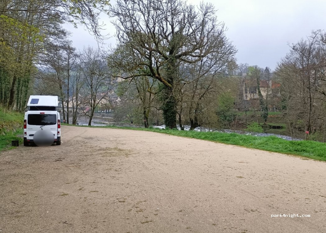 (15150) Laroquebrou - 30 Rue de la Gare — foto 3