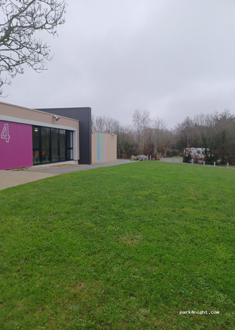 (35350) Saint-Méloir-des-Ondes - 5000 Rue de la Vallée Verte — foto