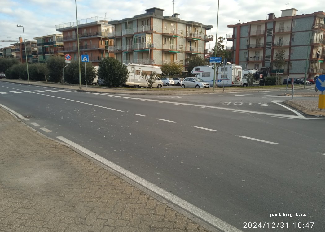(17052) Borghetto Santo Spirito - 44 Via Ticino — foto