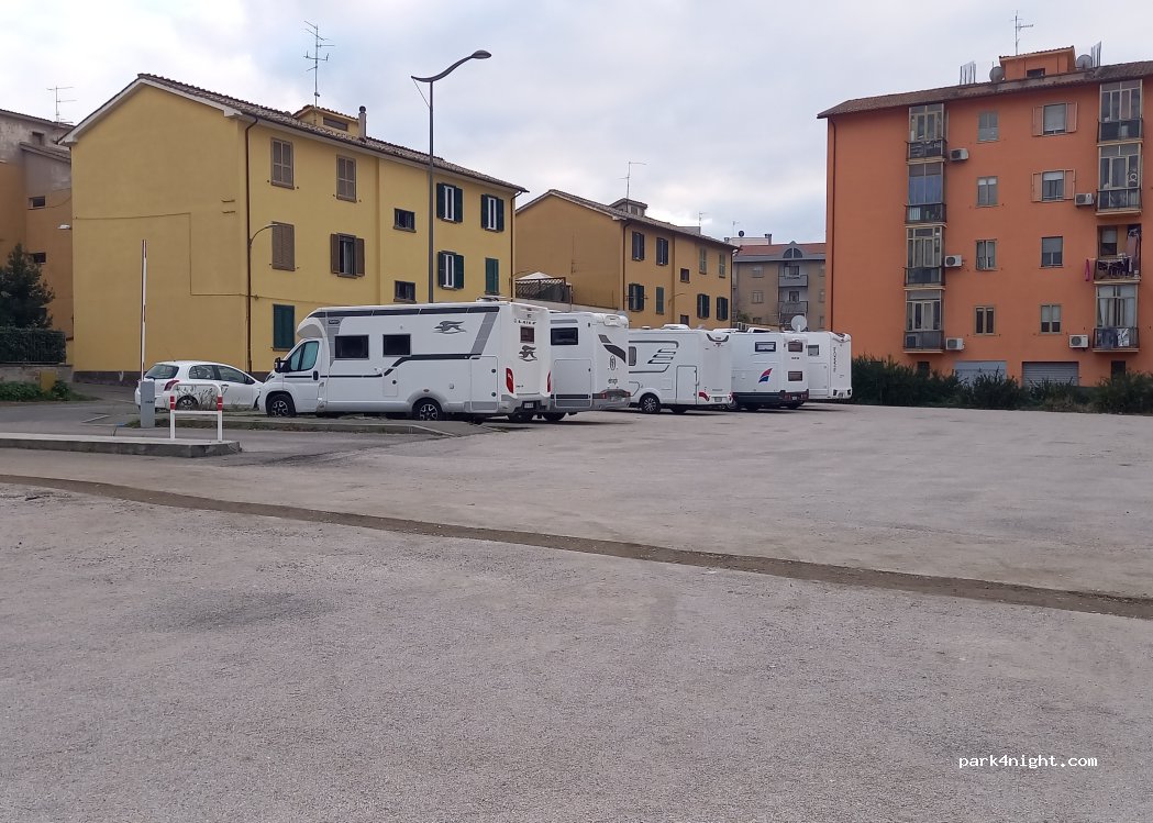 (01100) Viterbo - 11 Via Lago di Piediluco — foto