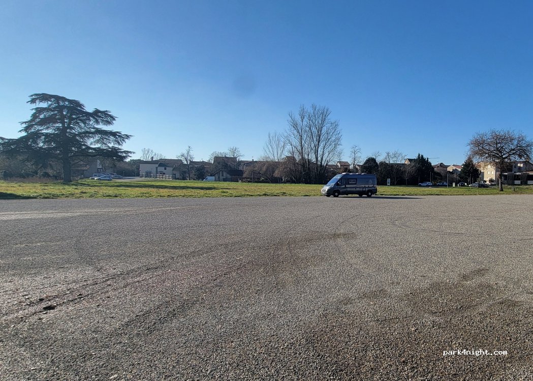 (32130) Samatan - 135 Chemin de L Hôpital — foto