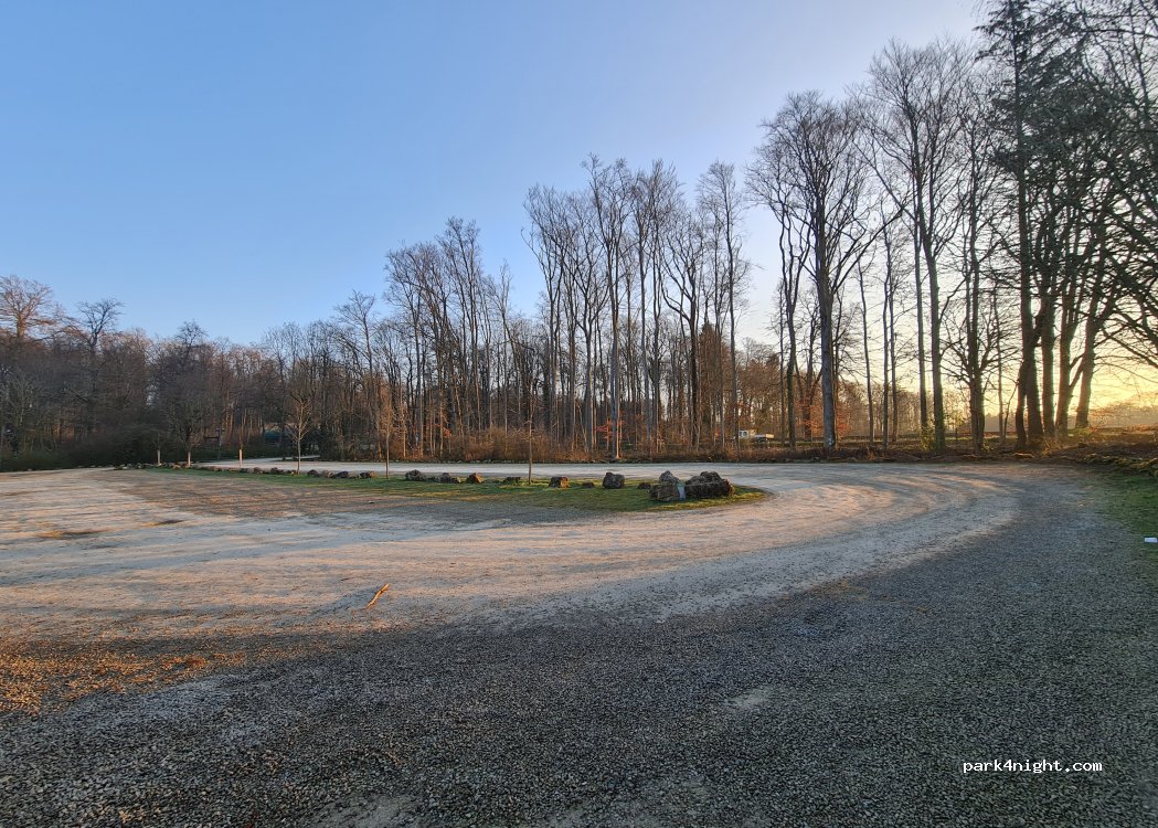 (8156) Strassen - — foto 2