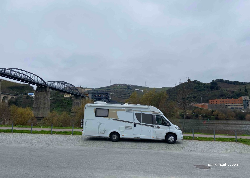 (5050-280) Peso da Régua - N2 — foto