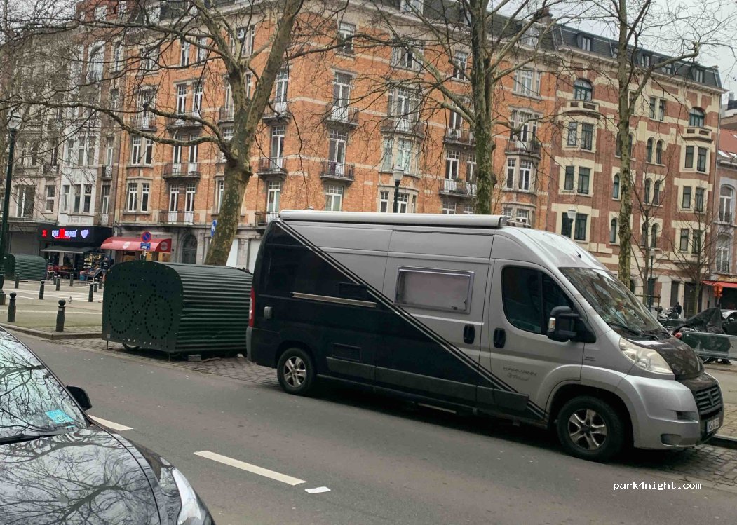 (1000) Bruxelles - 2144 Boulevard de Dixmude — foto