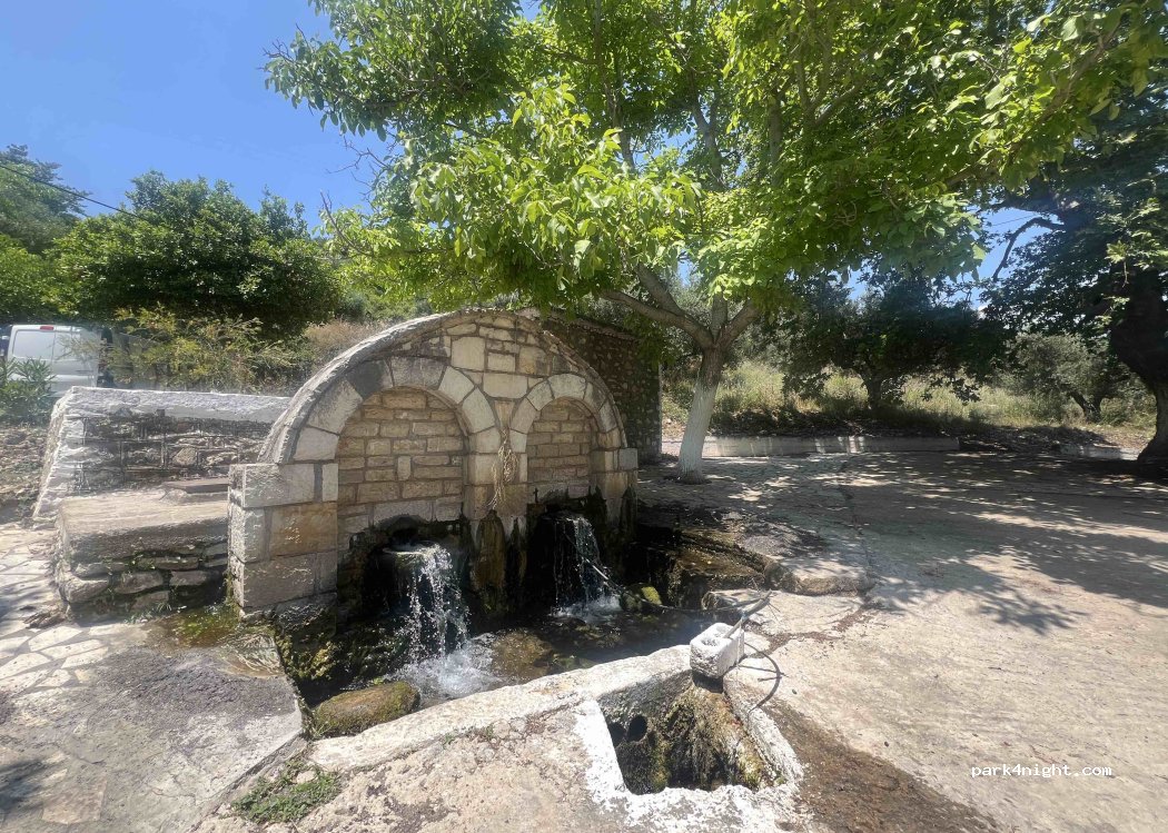 (240 03) Aetos - Unnamed road — foto 3