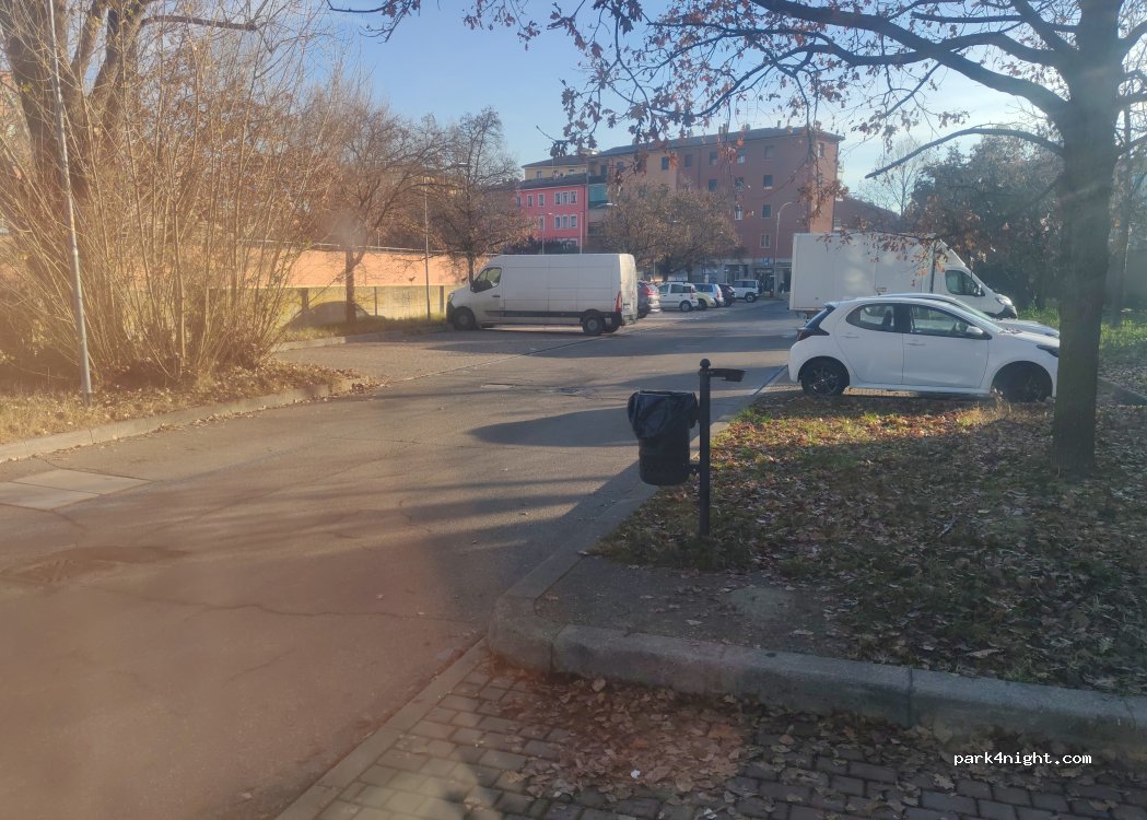 (40128) Bologna - 3/21 Via di Saliceto — foto
