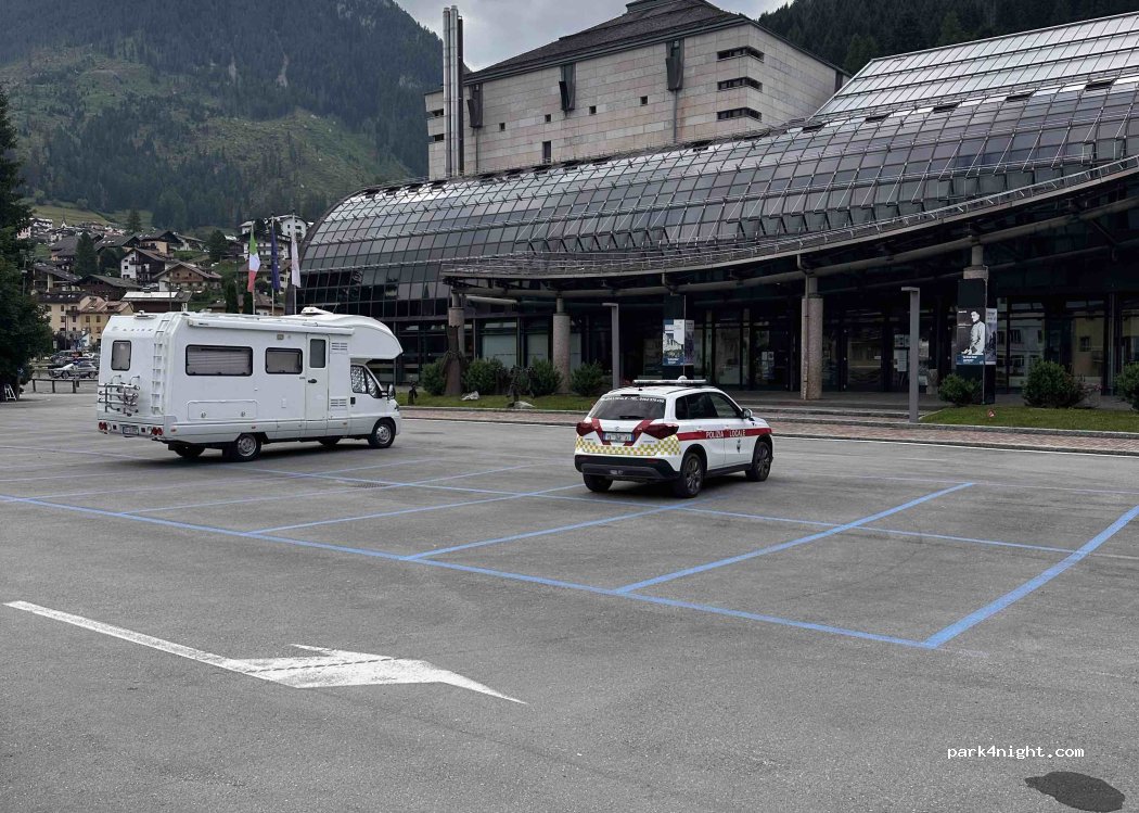 (38035) Moena - 14 Strada Statale 346 del Passo di San Pellegrino — foto 2
