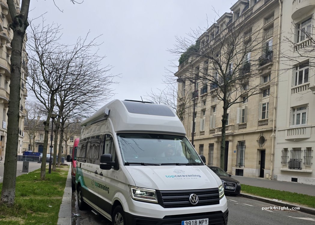 (75007) Paris - Av. Frédéric le Play — foto 2