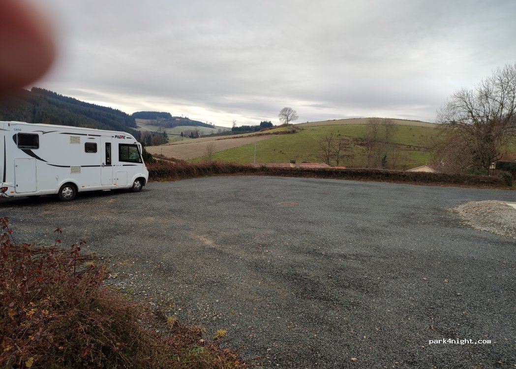Aire de service Saint-Vincent-de-Reins — foto