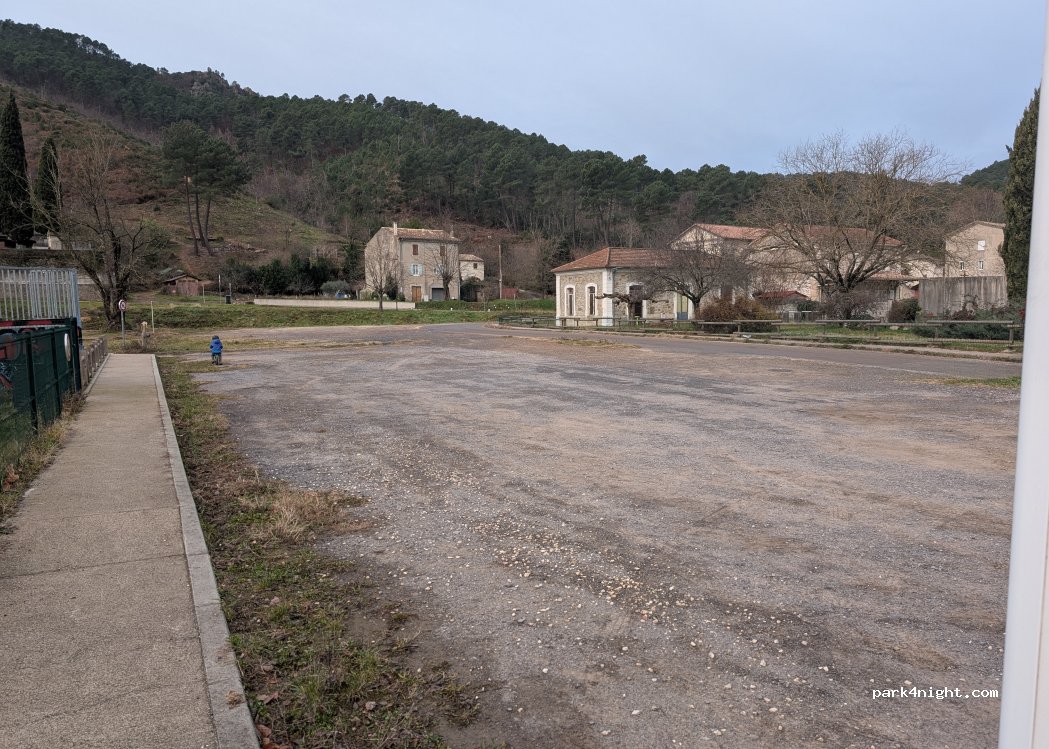 (30960) Le Martinet - 281 Petite route du Stade — foto 2
