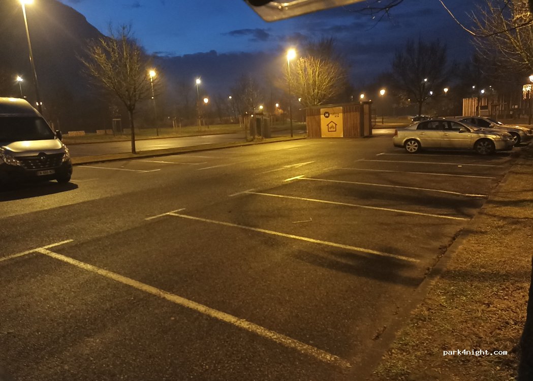 (38120) Saint-Egrève - 11 Avenue de la Monta — foto 2