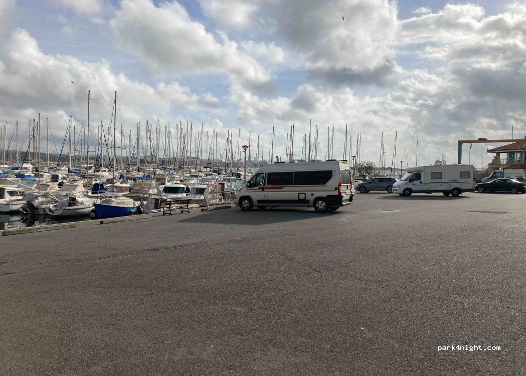 (13110) Port-de-Bouc - 18 Montée Saint-Joseph — foto 2