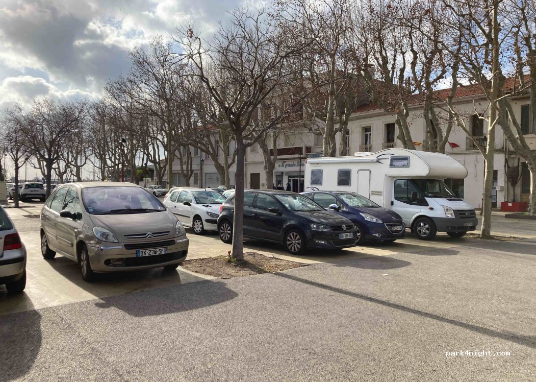 (13110) Port-de-Bouc - 16 Cours Landrivon — foto 2