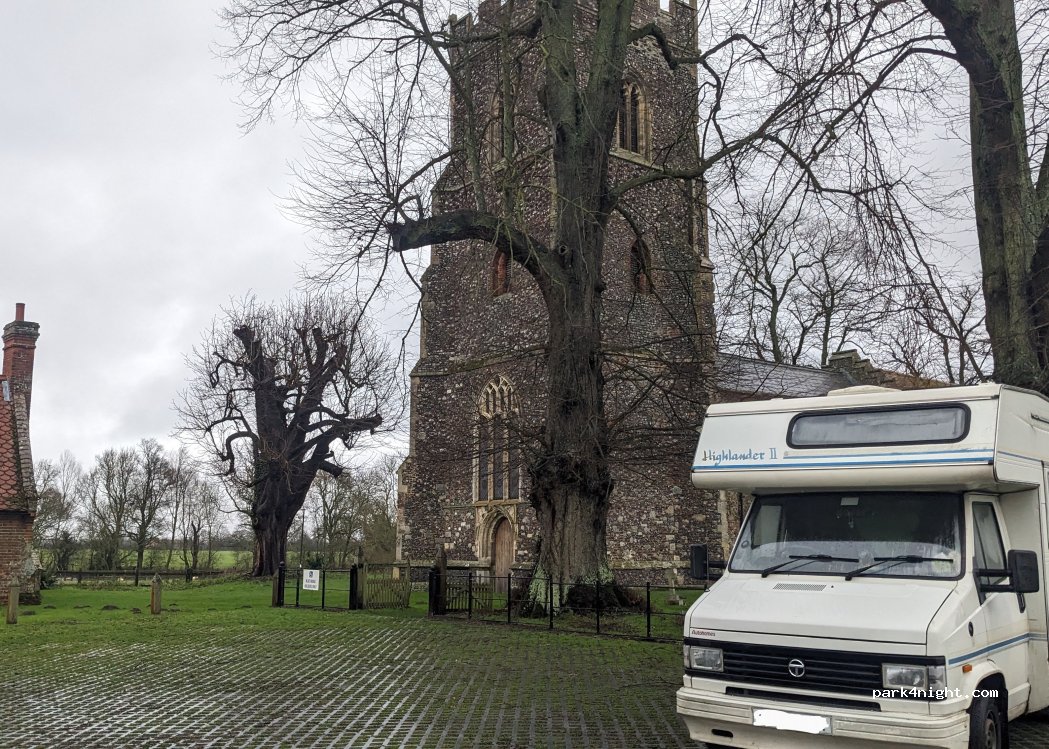 (CO7 8SE) Little Bentley - 1 Church Road — foto