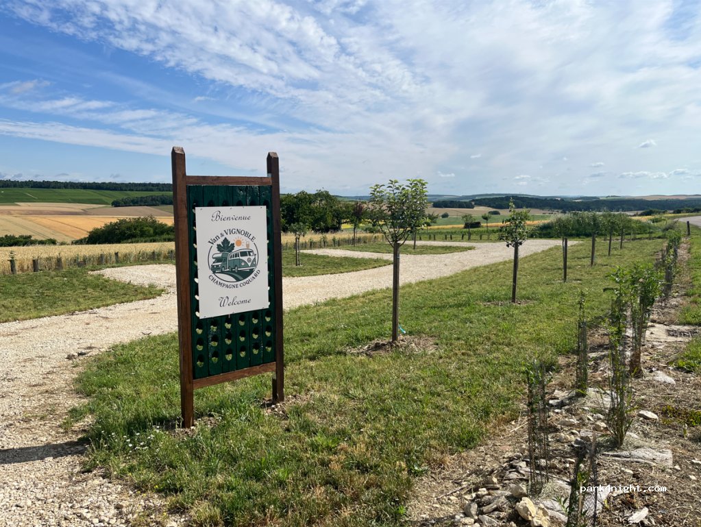 Van & Vignoble, Champagne Coquard — foto