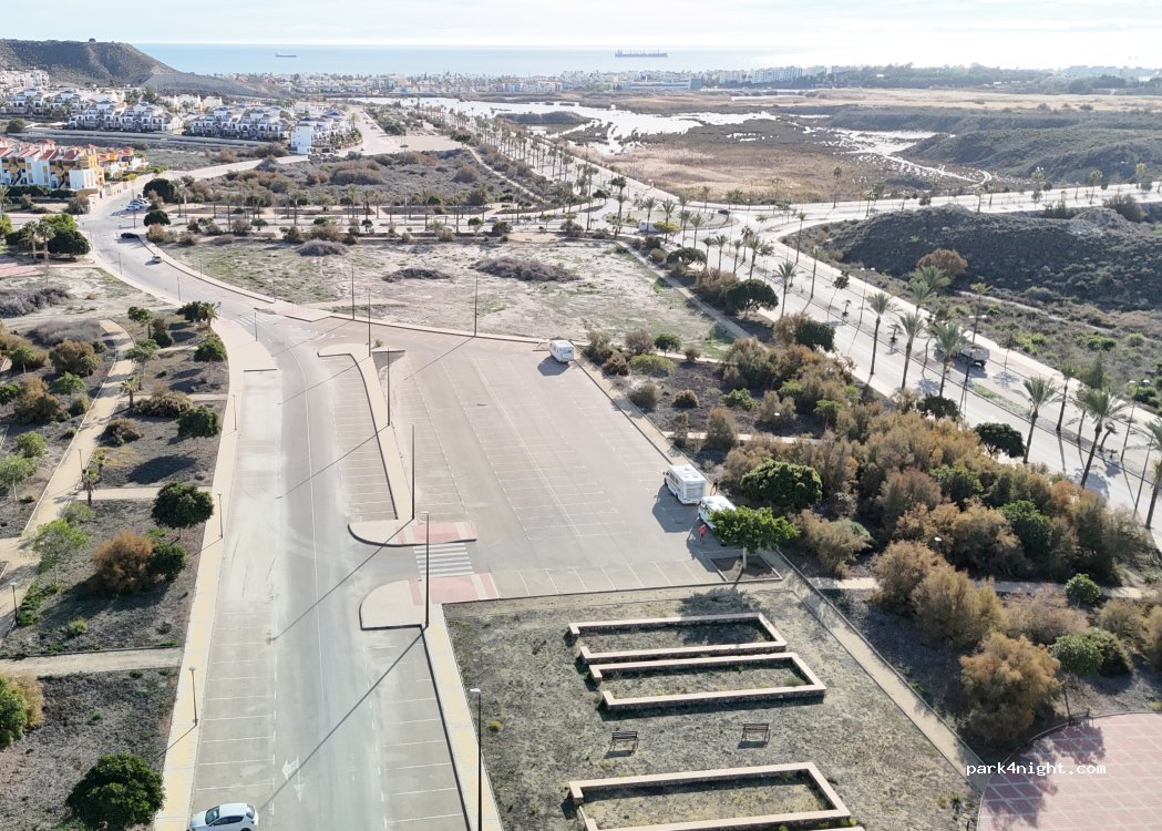 (04621) Vera - 145 Avenida Cañada Julián — foto