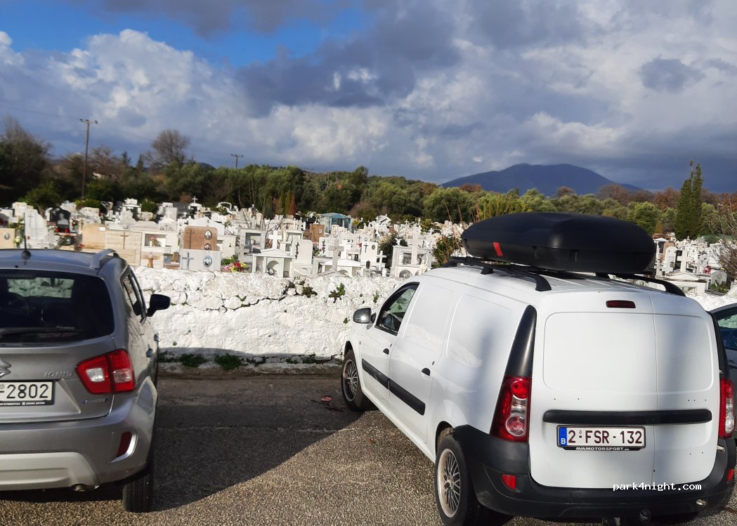 (461 00) Igoumenitsa - Unnamed road — foto