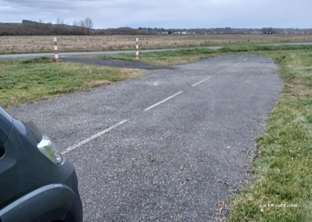 (31800) Villeneuve-de-Rivière - D21 — foto 2