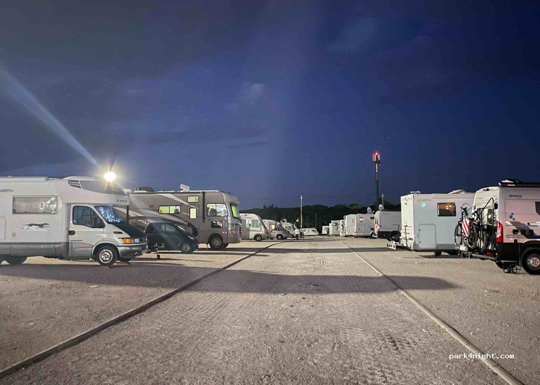 Parque de Autocaravanas Quarteira — foto