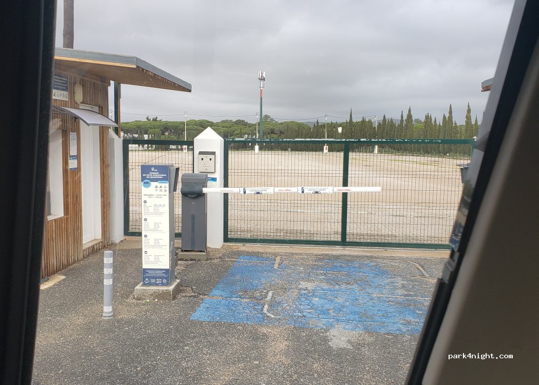 Parque de Autocaravanas Quarteira — foto 3