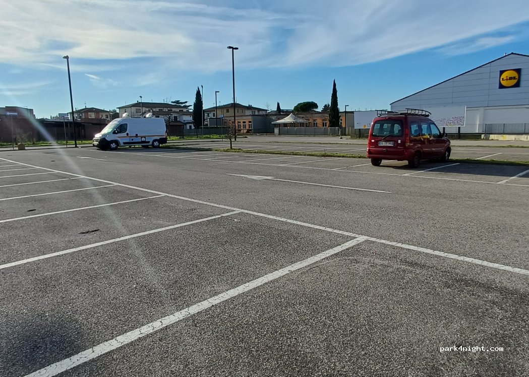 (56010) Ghezzano - 24 Via Giovanni Berchet — foto