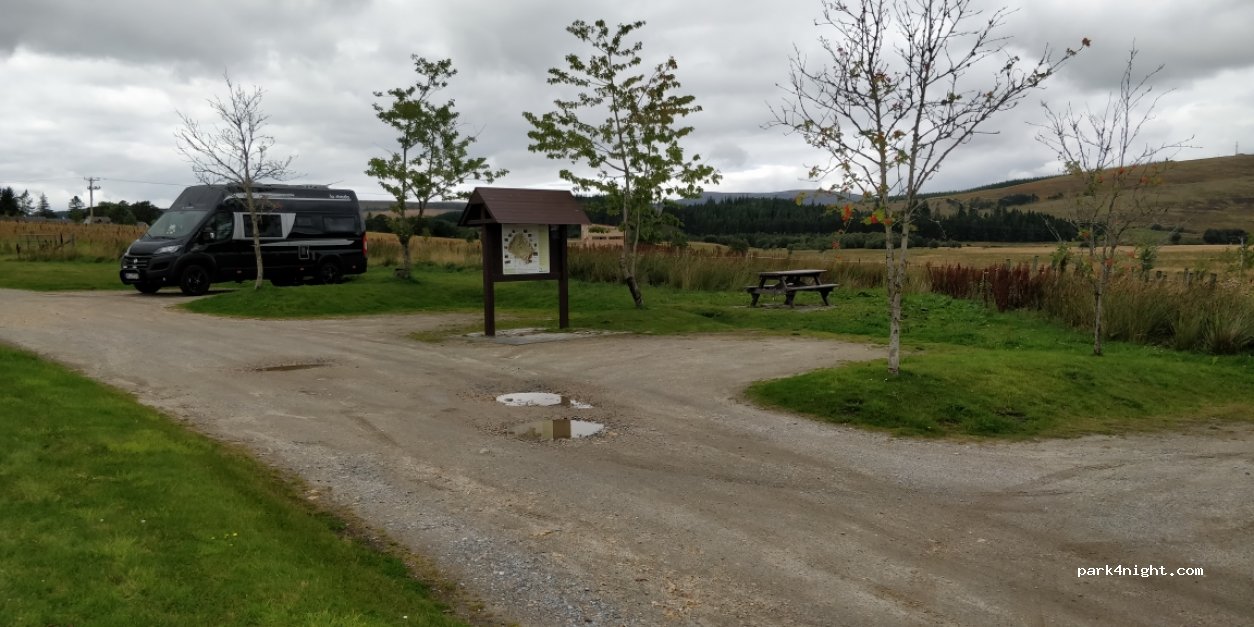 (AB37 9EH) Tomintoul - B9008 — foto