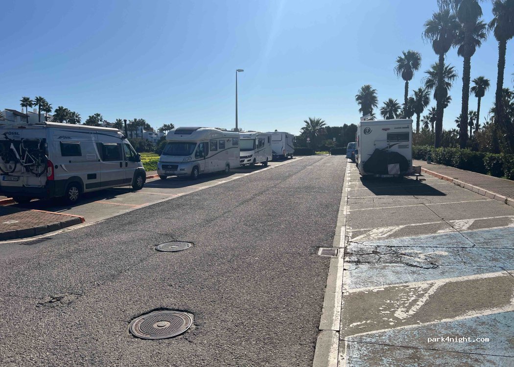 (11520) Rota - 35 Calle Peña del Águila — foto 3
