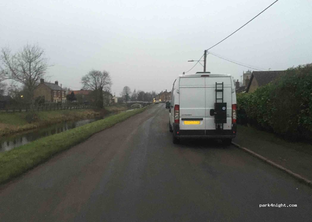 (PE14 8RE) Outwell - 14 Low Side — foto