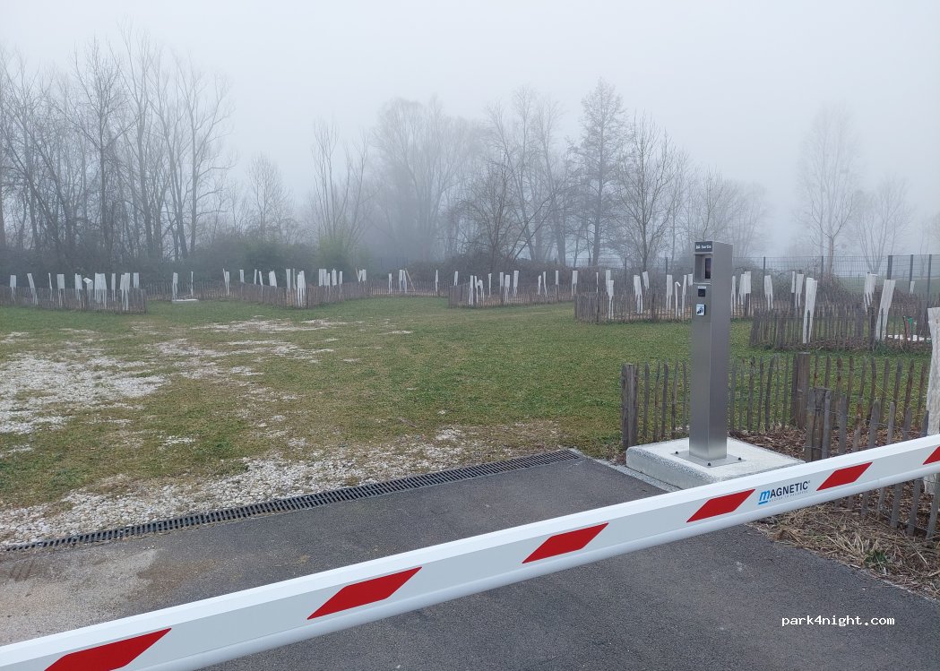 Aire de stationnement camping-car Osselle-Routell — foto 2