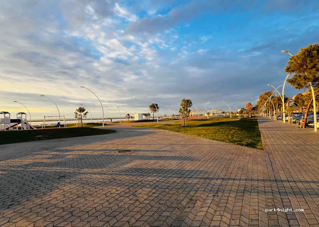 (21001) Huelva - 3 Avenida Francisco Montenegro — foto