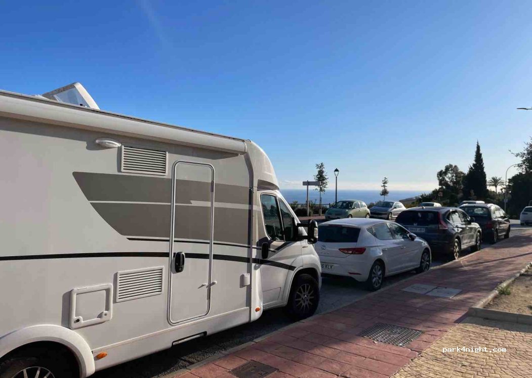 (29639) Benalmádena - 14 Avenida Retamar — foto