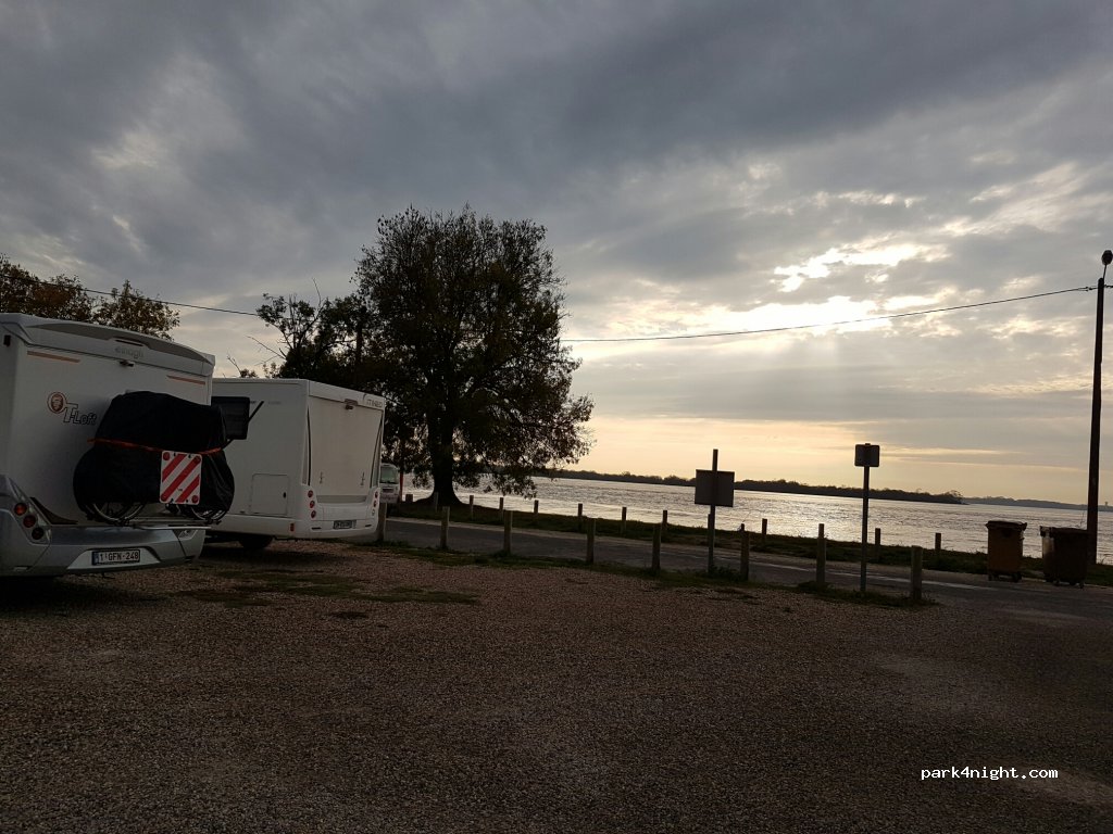 (33390) Blaye - Rue Pierre Semard — foto
