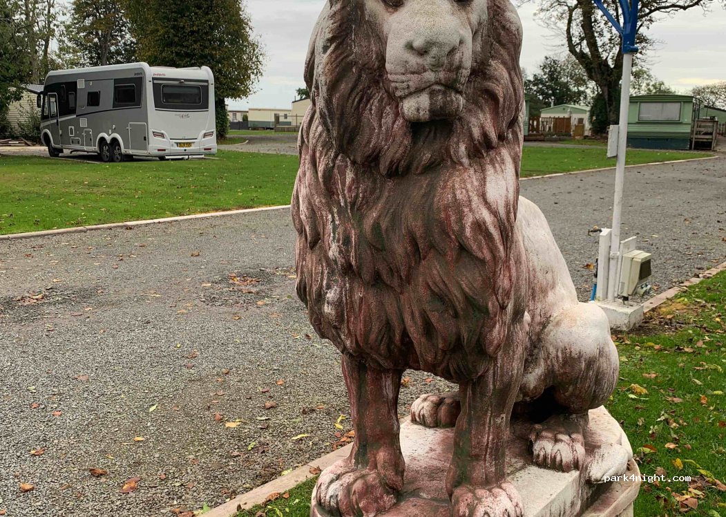 Bruce's Cave Caravan & Camping Park — foto