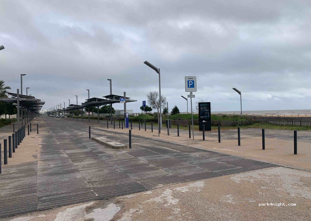 (8125-406) Quarteira - Alameda Praia da Marina — foto